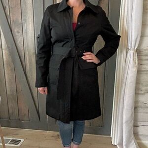 Ellen Tracy Black Raincoat. Trenchcoat. Size Medium